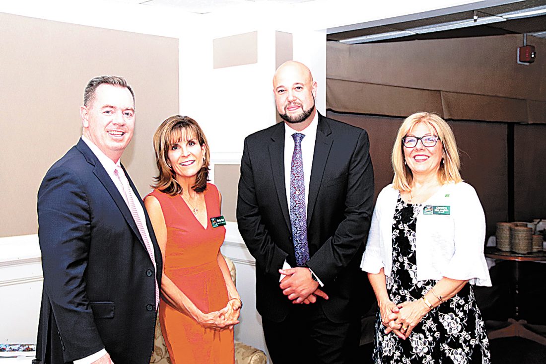 Chamber Hosts Annual Banquet News Sports Jobs The Nashua Telegraph